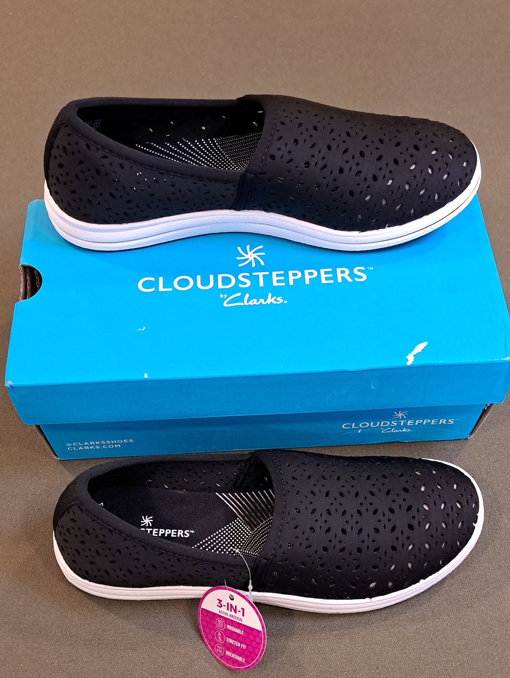 Clarks Cloudsteppers Breeze Lily - Color: Black - Size: Women 7 Wide